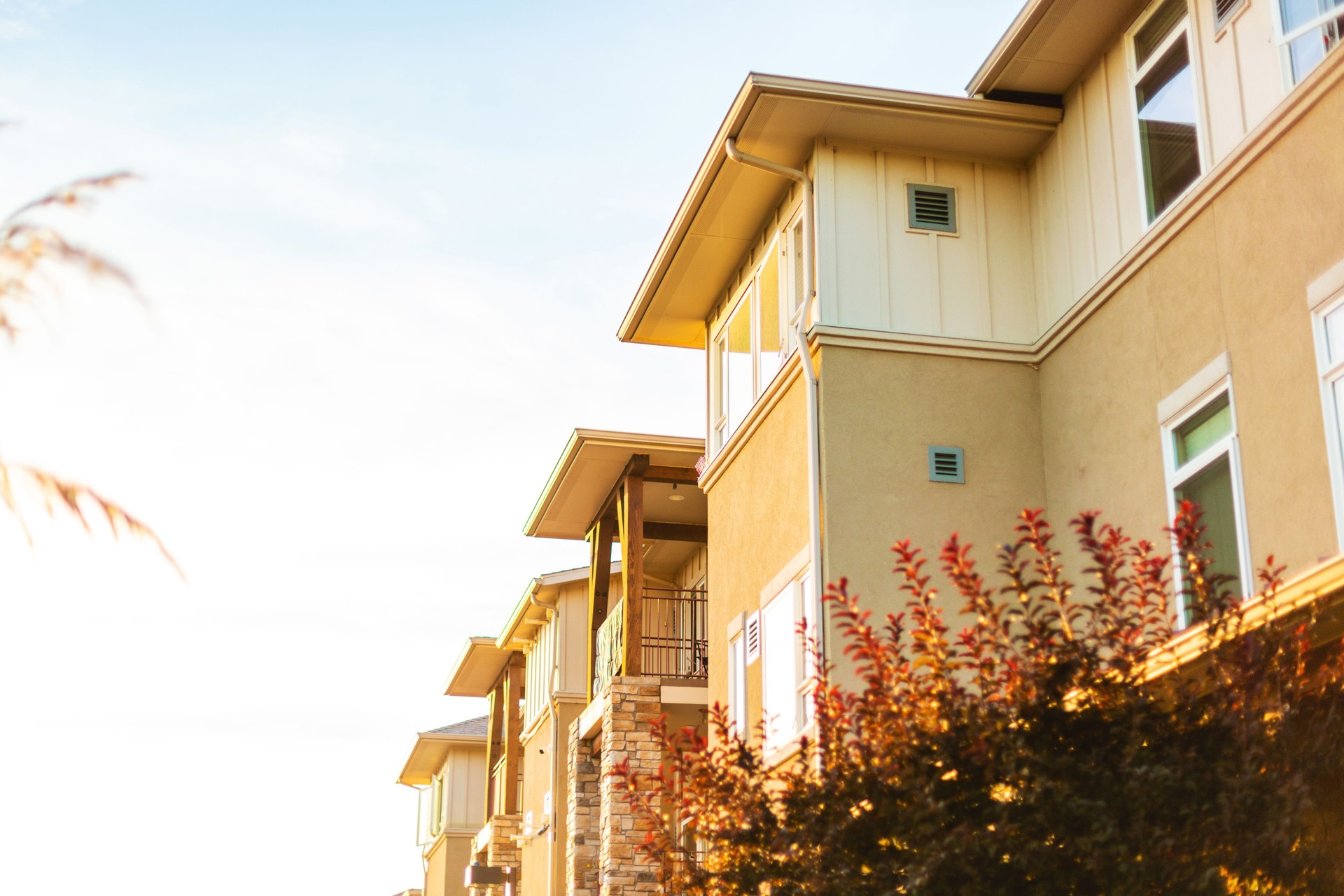 Multi-Family Homes Featuring Townhomes Ranch-Level and Multi-Level Residences Western USA Photo Series